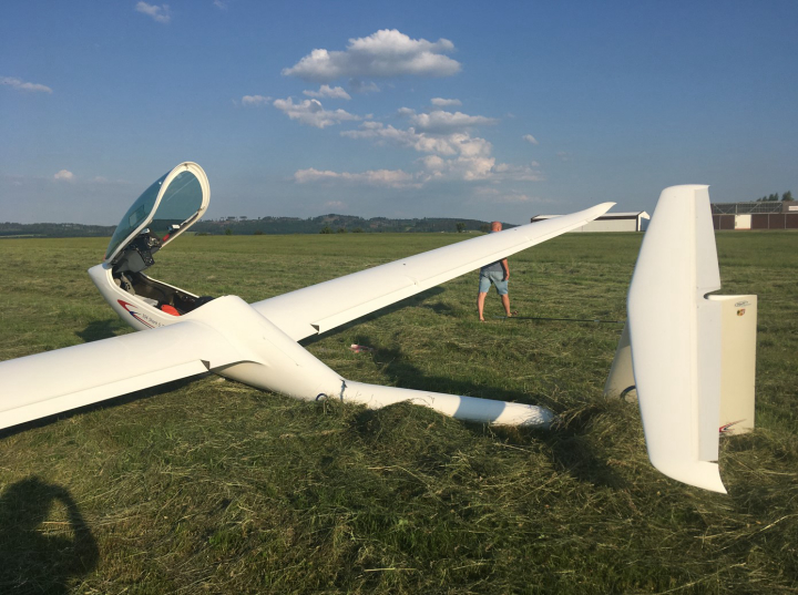 Illustration 1 of 1 from ÚZPLN report CZ-21-0283: Event aircraft Glasflűgel 304 S Jet at LETI (ště Benešov)