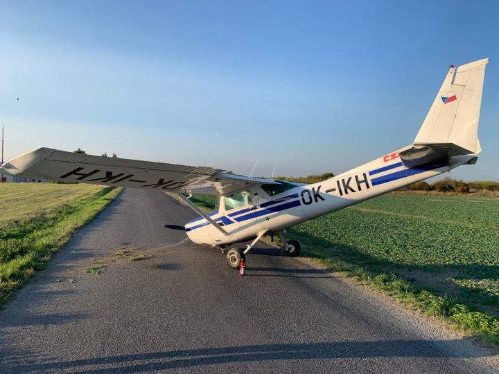 Illustration 2 of 2 from ÚZPLN report CZ-20-0608: Event airplane Cessna 152 at LKSN (Slaný)