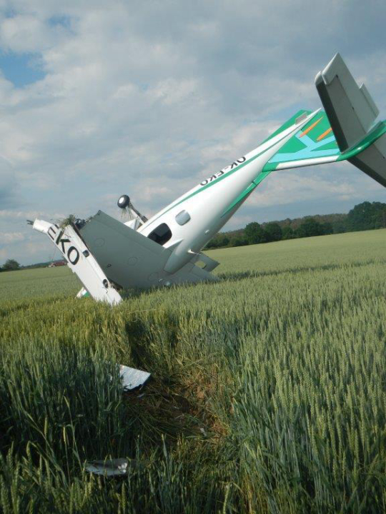 Illustration 1 of 2 from ÚZPLN report CZ-20-0273: Event aircraft Extra EA 400 - severně od Vrchotových Janovic