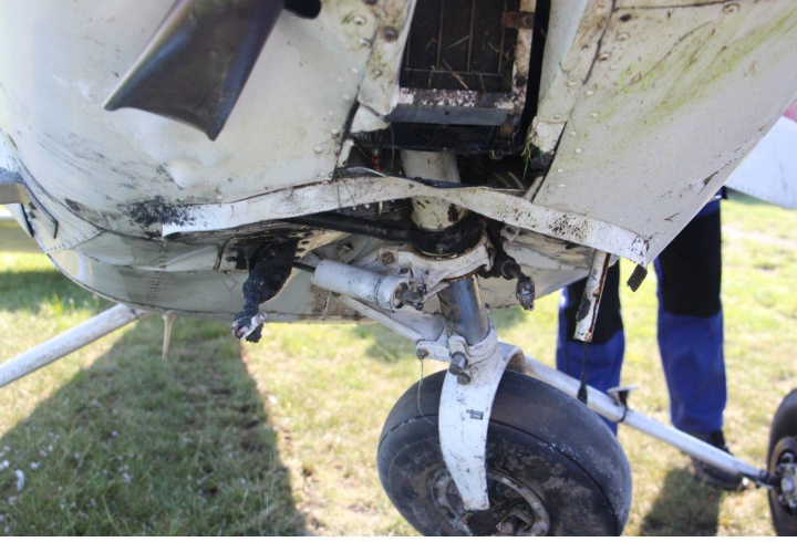 Illustration 2 of 3 from ÚZPLN report CZ-19-0385: Event airplane Cessna 152 at LKLT (Letňany)