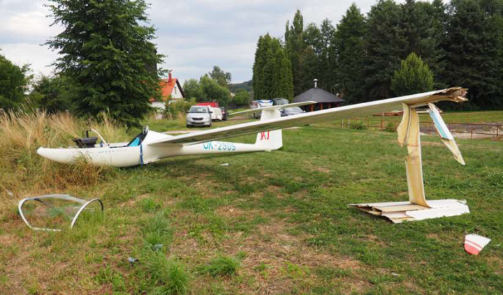 Ilustrace 1 z 1 ze zprávy ÚZPLN UZPLN-553: Událost letadla SPEED ASTIR ll B na LETI (cca 450 m východně ště Dvůr Králové)