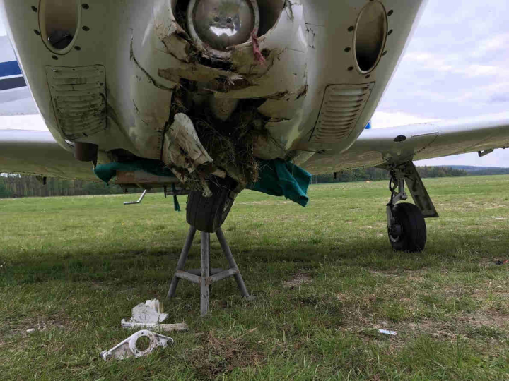 Illustration 8 of 17 from ÚZPLN report UZPLN-499: Event airplane PIPER PA 28-201T at LKPS (Plasy)