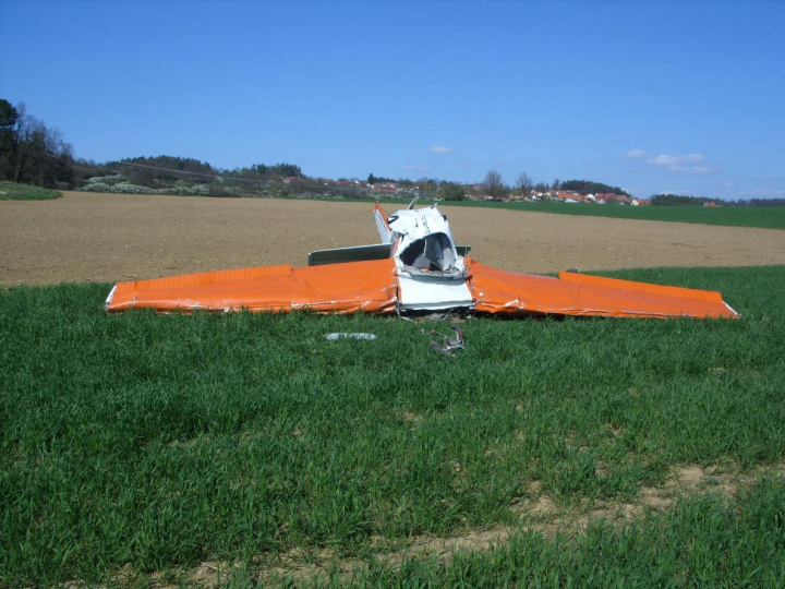 Illustration 1 of 2 from ÚZPLN report UZPLN-450: Event airplane Cessna C 150L at OBCE (u Chrášťovice)
