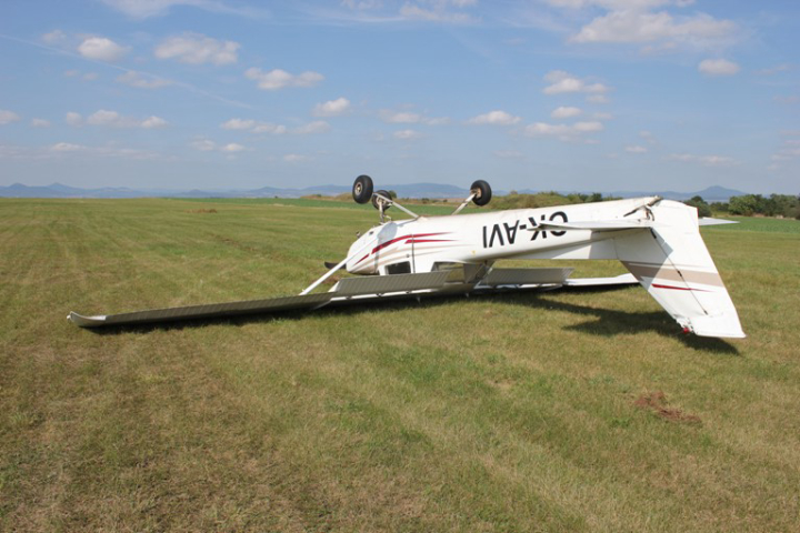 Illustration 1 of 1 from ÚZPLN report UZPLN-329: Event airplane Cessna C 152 at LKRO (Roudnice)