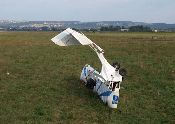Illustration 1 of 1 from ÚZPLN report UZPLN-142: Event aircraft Kolibřík KK-1 at LKCS (České Budějovice)