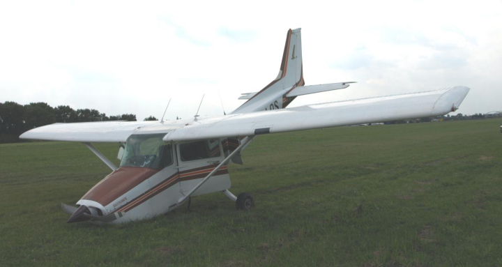 Illustration 1 of 2 from ÚZPLN report UZPLN-138: Event airplane Cessna 172P at LKLT (Letňany)