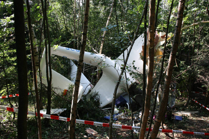 Illustration 3 of 4 from ÚZPLN report UZPLN-162: Event aircraft L-13 ASK 21 at LKHD (Hodkovice)