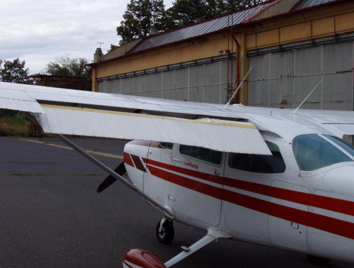 Illustration 1 of 1 from ÚZPLN report UZPLN-46: Incident airplane Cessna 172 N at LKKB