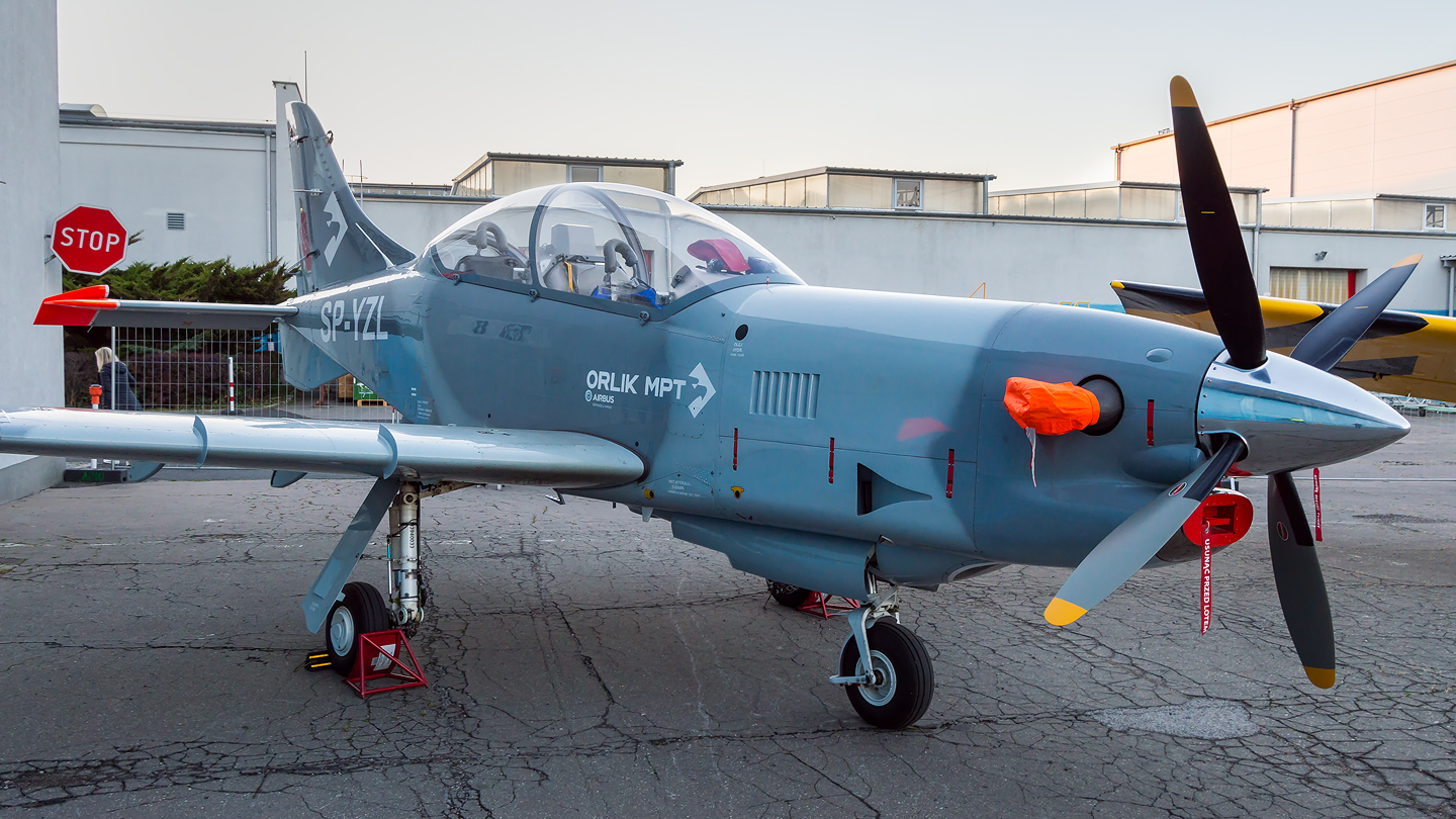 PZL 130