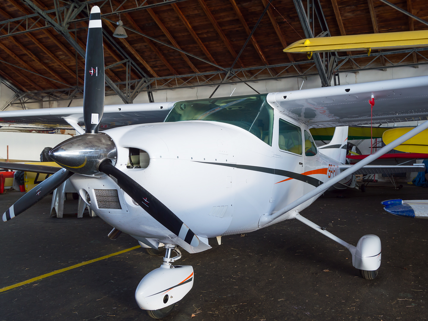 Cessna F182Q