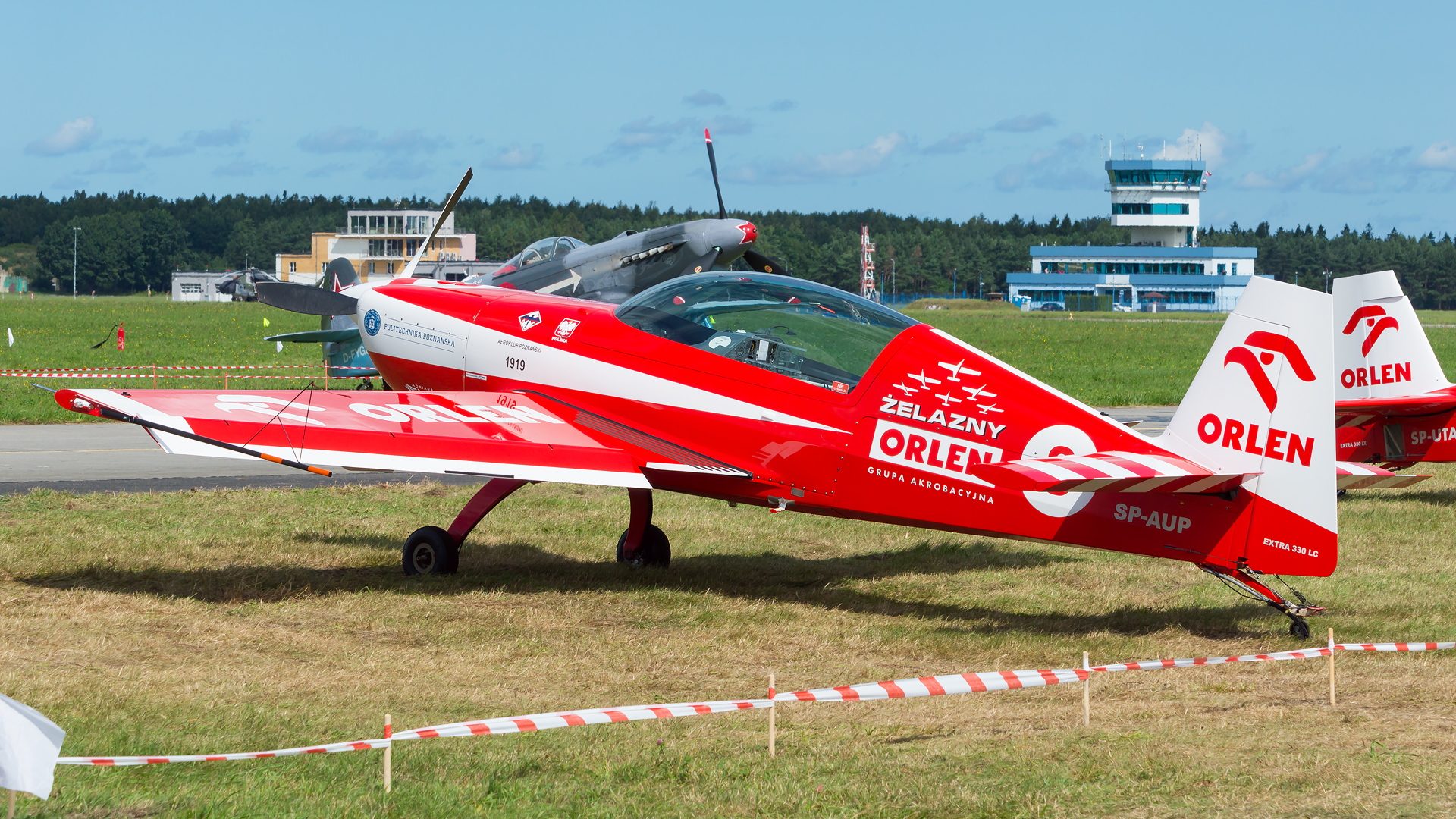 EXTRA Aircraft 330