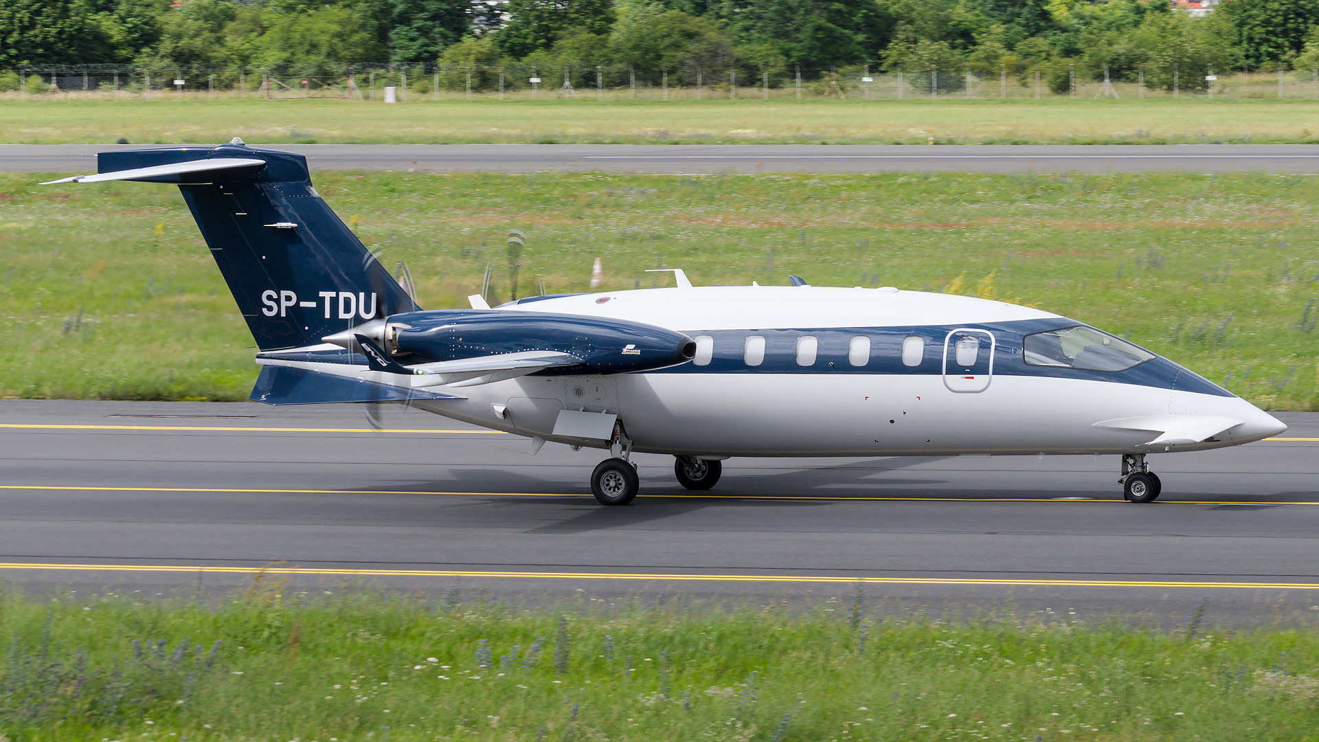 Piaggio P.180 Avanti